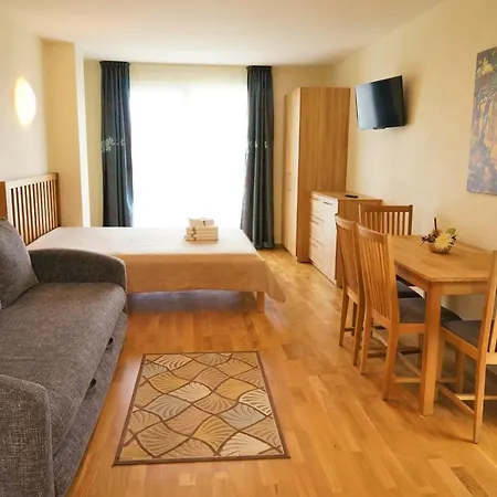 Smelio アパートホテル パランガ